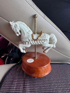 Vintage 1980s 7” Music Wind-Up Horse Figurine